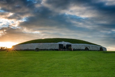 newgrange_ie_400